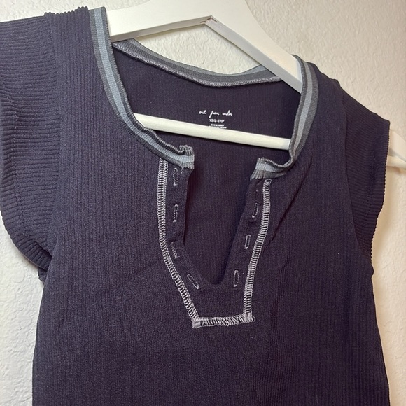 Urban Outfitters Out From Under Go for Gold Black Seamless Top size XS small - Picture 4 of 5